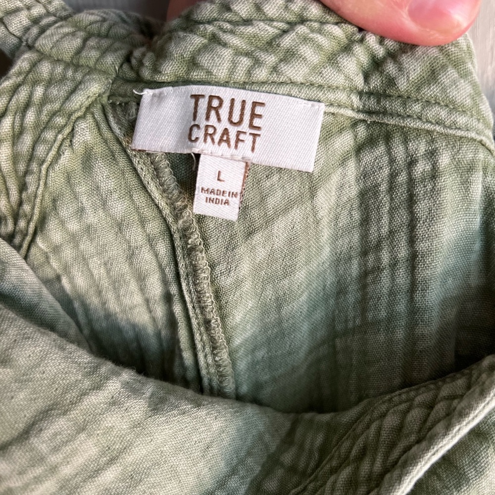 💰⬇️ CLOSET CLEAROUT Green Sleeveless Jumpsuit - Picture 5 of 6